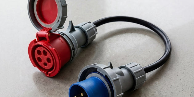 32A 5-poliges CEE auf 32A 3-poliges CEE Adapter